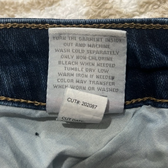 Torrid Distressed Cut-Off Denim Shorts Size 22 - Picture 5 of 5